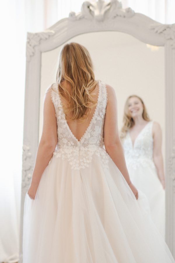 brautkleid-sonja-ruecken-rock-600x900