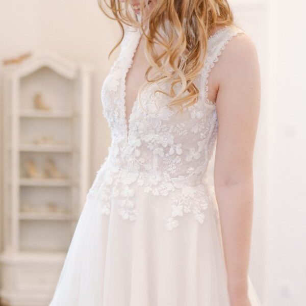 brautkleid-sonja-vorne-600x900