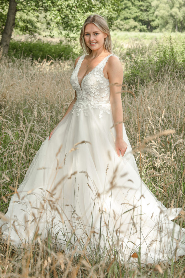 sanna-lindstroem-brautkleid-sonja-2-600x900