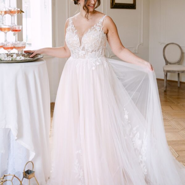 sanna-lindstroem-brautkleid-maja-vorne-1