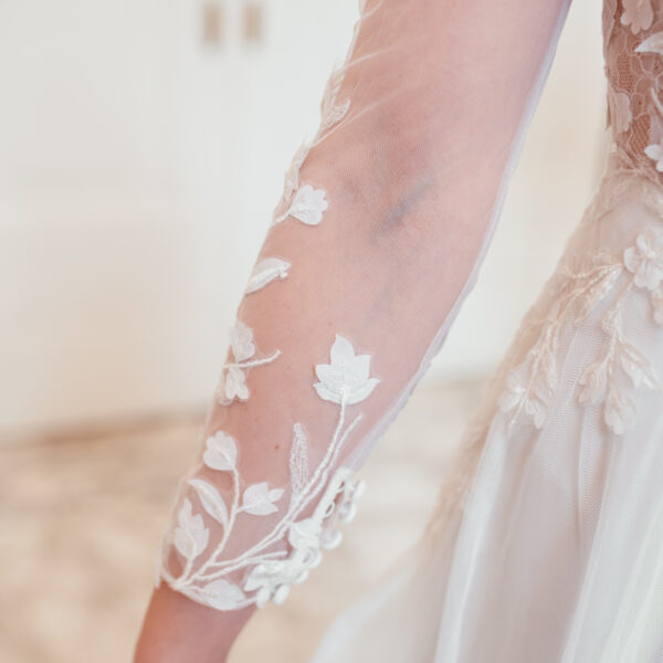 sanna-by-sanna-lindström-brautkleid-alison-details-arm