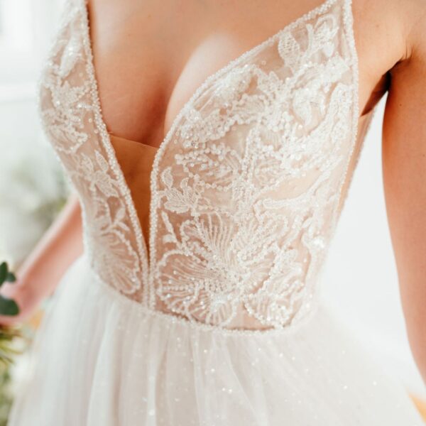 sanna-by-sanna-lindstroem-brautkleid-kim-detail
