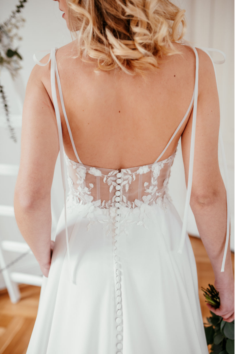 sanna-by-sanna-lindström-brautkleid-wendy-detail-rückenausschnitt