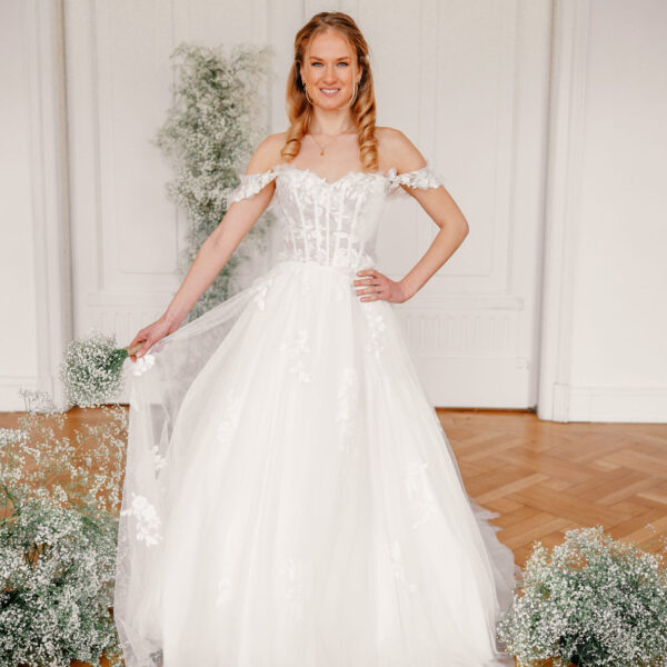 sanna-by-sanna-lindström-brautkleid-emily-vorderansicht-2