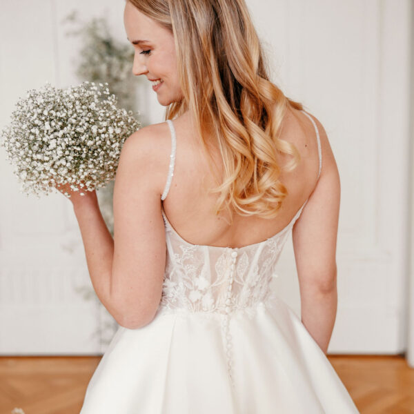 sanna-by-sanna-lindström-brautkleid-felicity-detail-rückenausschnitt-2