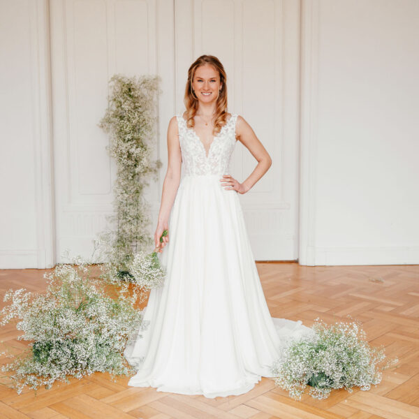 sanna-by-sanna-lindström-brautkleid-june-ohne-ärmel-vorderseite