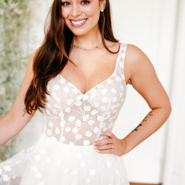 sanna-by-sanna-lindström-brautkleid-lia-ohne-ärmel-detail-vorderseite