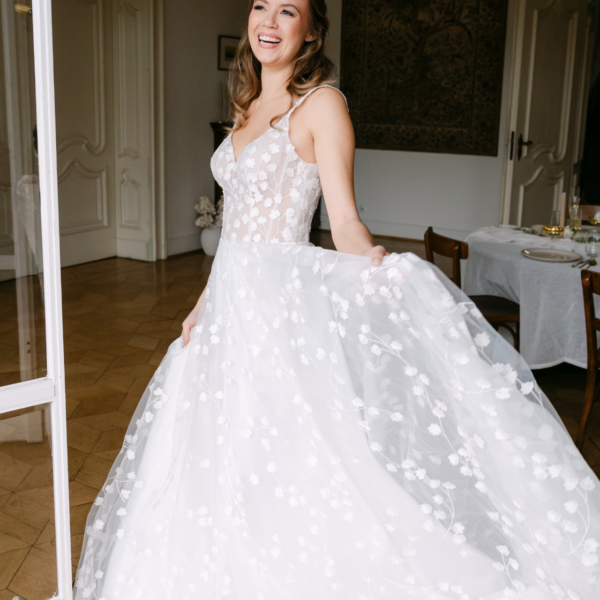 sanna-by-sannalindstroem-brautkleid-lia-ganzkoerper-1