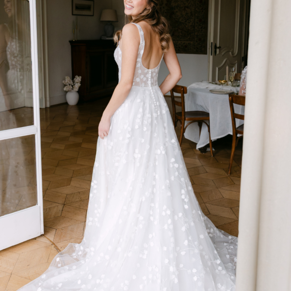 sanna-by-sannalindstroem-brautkleid-lia-ganzkoerper-3