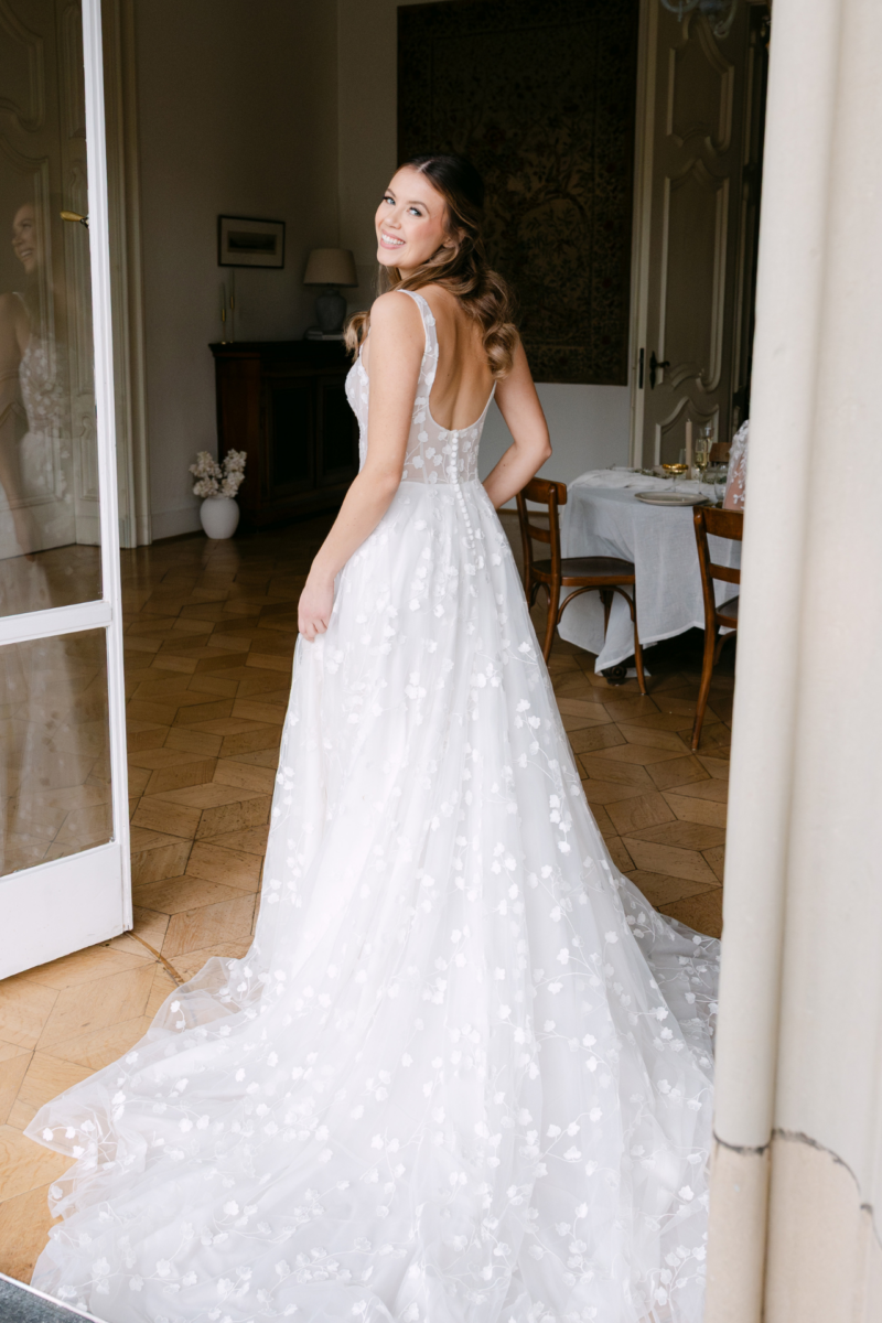 sanna-by-sannalindstroem-brautkleid-lia-ganzkoerper-3