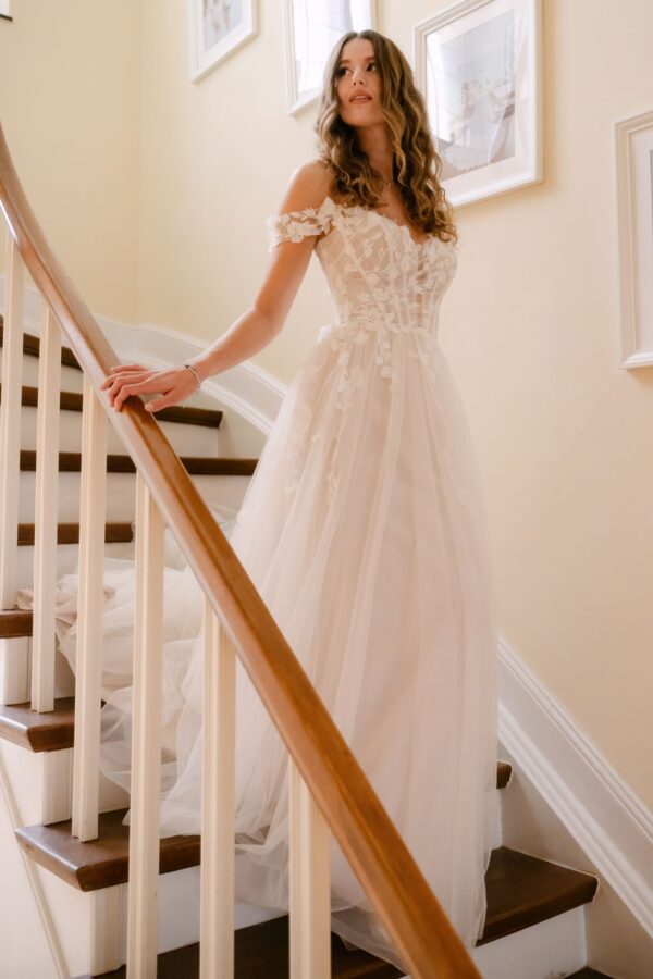 sanna-by-sannalindstroem-brautkleid-alice-ganzkoerper-vorschau