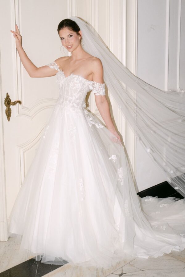 sanna-by-sannalindstroem-brautkleid-emily-ganzkörper-1