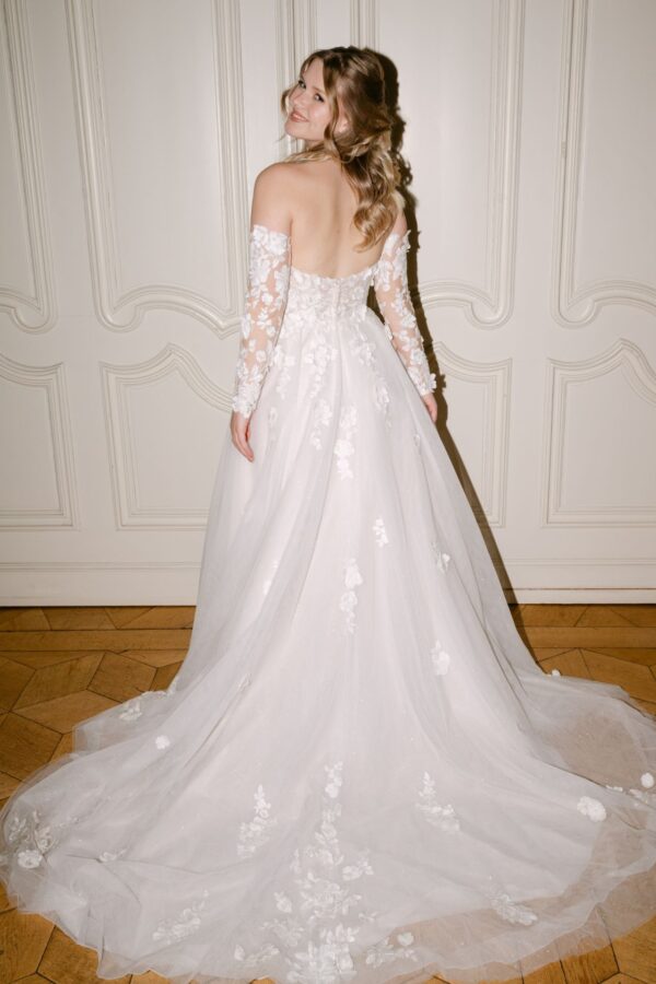 sanna-by-sannalindstroem-brautkleid-joana-ganzkoerper-rueckenansicht-vorschau