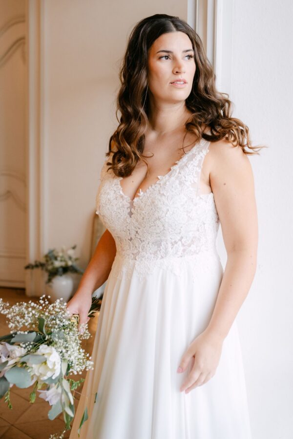 sanna-lindstroem-brautkleid-elisa-vorne-anschnitt-vorschau-2