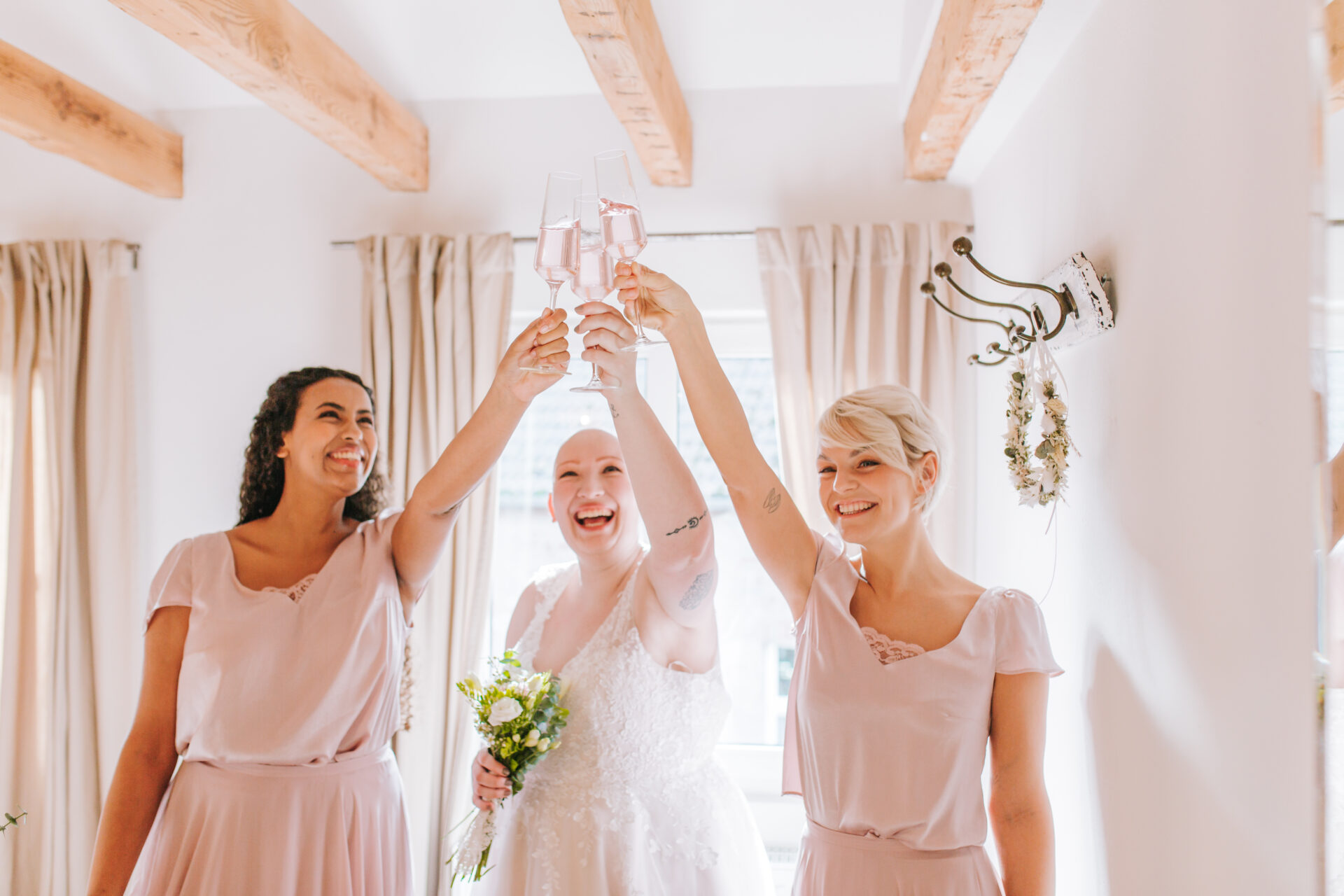 sanna-lindstroem-lycka-anstoßen-1